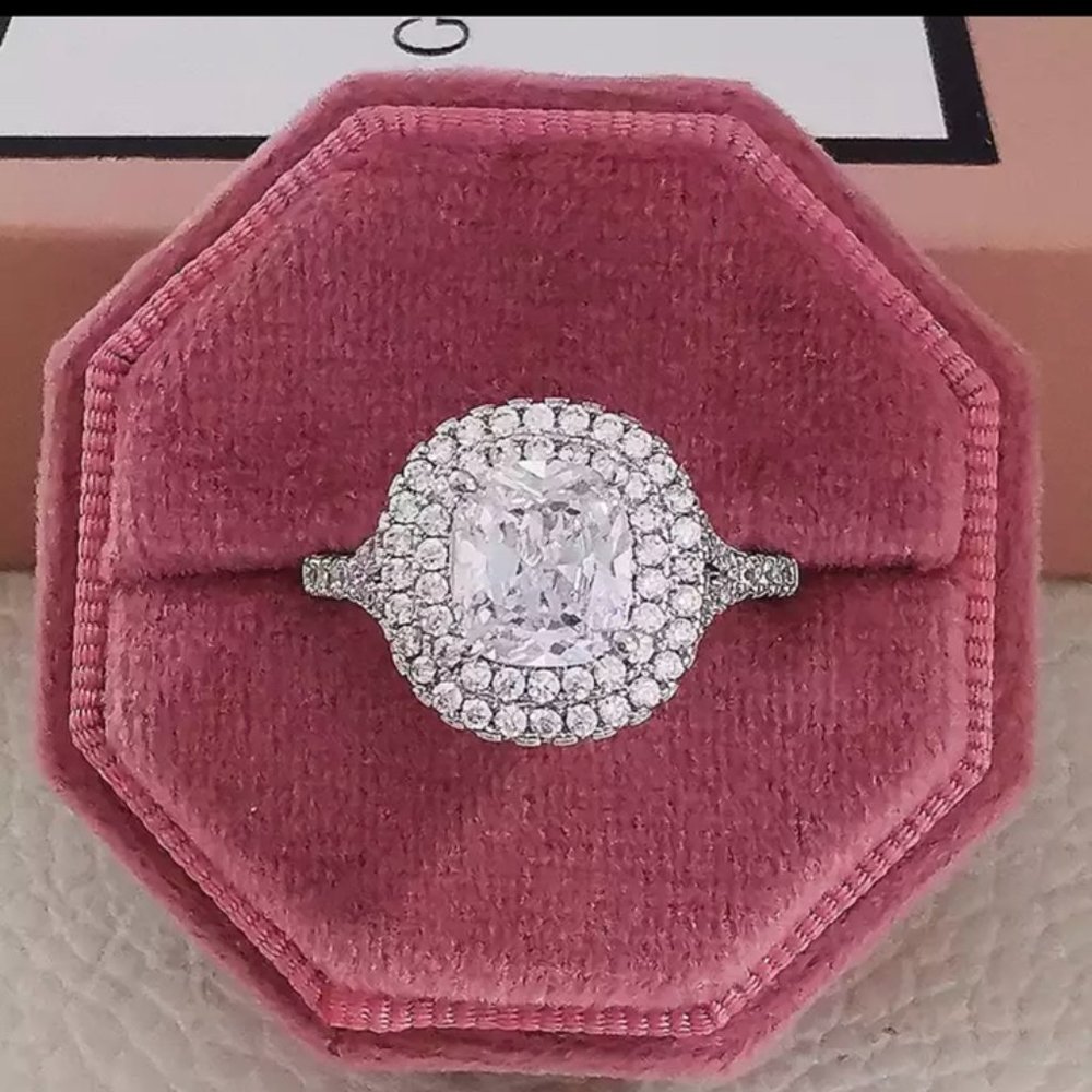 New Luxury 925 Silver Diamond Women's Ring - Picture 2 of 2